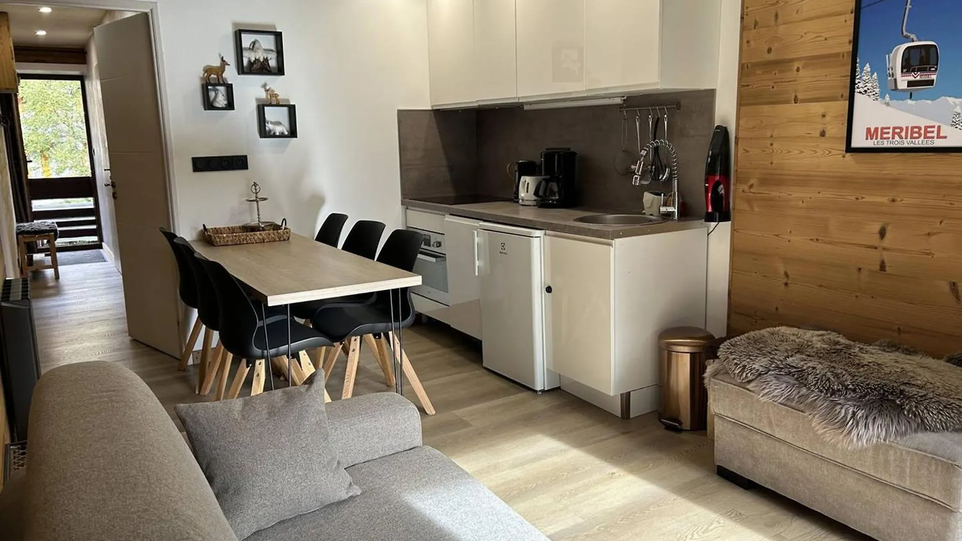 Appartement 3 Pieces Avec Balcon, Wifi Et Animaux Acceptes A Meribel - Fr-1-355-201