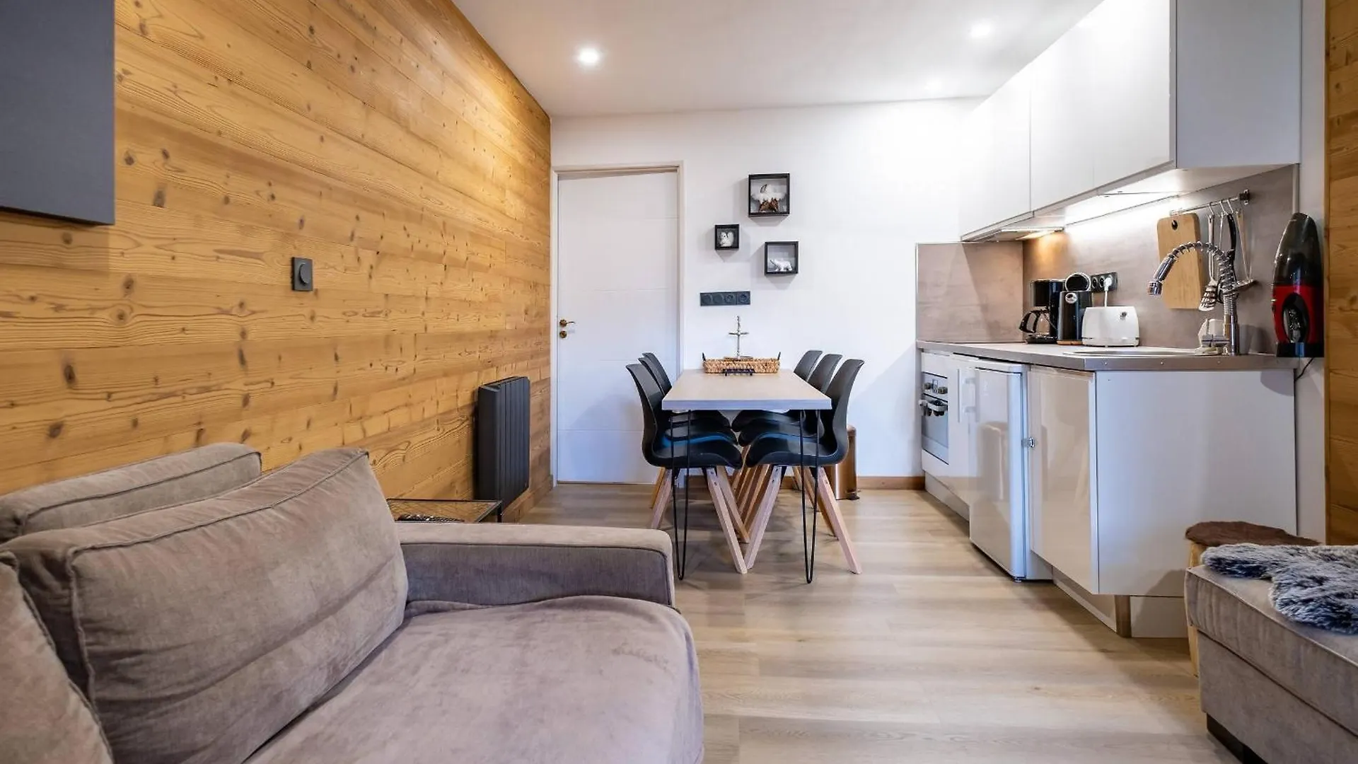Appartement 3 Pieces Avec Balcon, Wifi Et Animaux Acceptes A Meribel - Fr-1-355-201 0*,